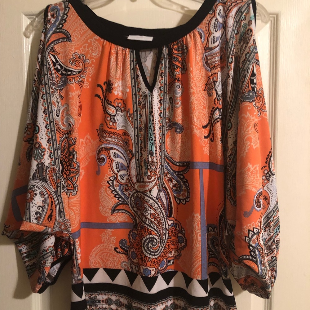 Cold Shoulder Print Top